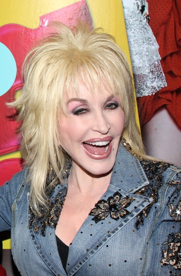 Photo Coverage: Dolly Parton Surprises The Fans At '9 To 5: THE MUSICAL' Image