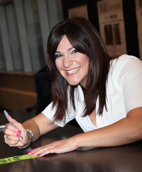 Photo Coverage: Shoshana Bean Sings 'SUPERHERO' at Barnes & Noble Image