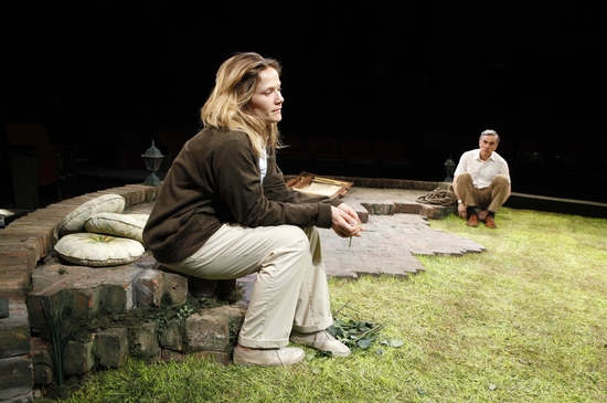 Photo Flash: 'THE NORMAN CONQUESTS: ROUND AND ROUND THE GARDEN' Image