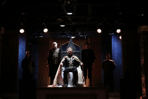 Photo Flash: First Look at Cincinnati Shakespeare Company's HENRY V Image