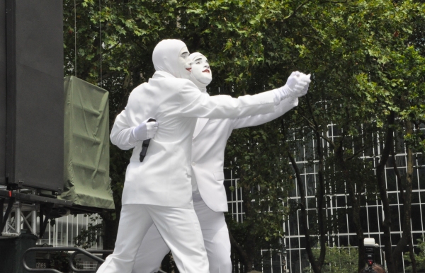 Photo Coverage: FANTASTICKS, VOCA PEOPLE, and More Play Broadway In Bryant Park! 
