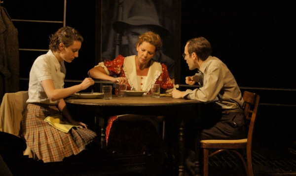 Photo Flash: First Look at Jacqueline Grandt, Ryan Heindl & More in Redtwist's THE GLASS MENAGERIE Image
