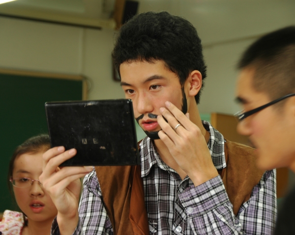 Photo Flash: Beijing Playhouse's SHERLOCK HOLMES AND THE HOUND OF THE BASKERVILLES Image