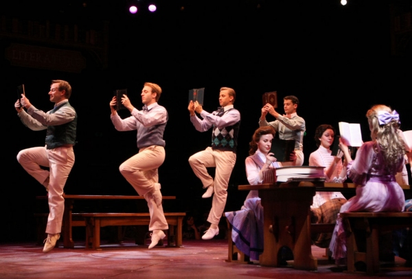 Photo Flash: First Look at Patrick Cassidy, Shirley Jones and More in Music Circus' THE MUSIC MAN Image