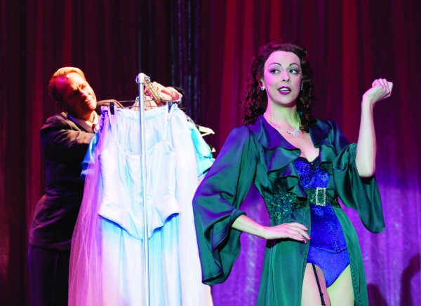 Photo Flash: First Look at Carson Kressley, Erin Denman and More in Ogunquit's DAMN YANKEES Image