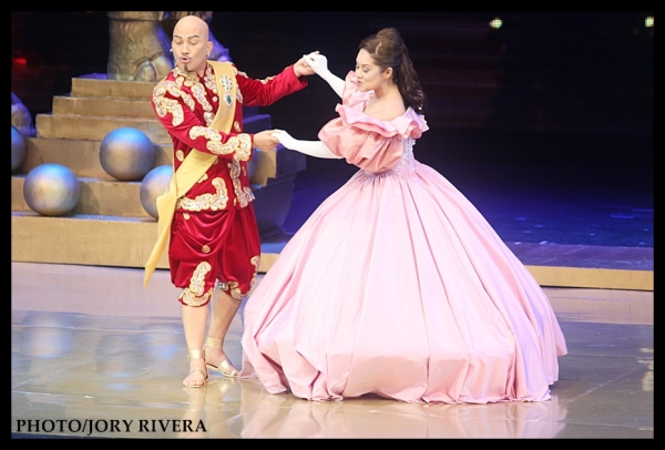 Photo Flash: More Photos from THE KING AND I Press Launch Image