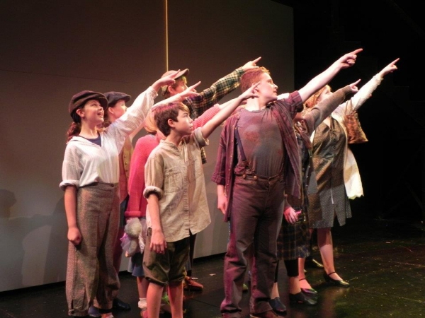 Photo Flash: Hunter Foster Visits URINETOWN Workshop at STAGES St. Louis' Performing Arts Academy Image