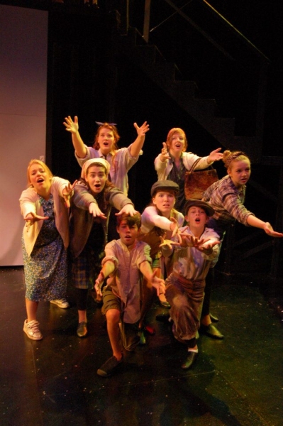Photo Flash: Hunter Foster Visits URINETOWN Workshop at STAGES St. Louis' Performing Arts Academy Image