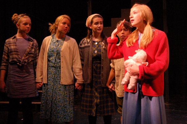 Photo Flash: Hunter Foster Visits URINETOWN Workshop at STAGES St. Louis' Performing Arts Academy Image