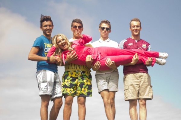 Photo Flash: First Look at DEPARTURE LOUNGE at Edinburgh Fringe Image