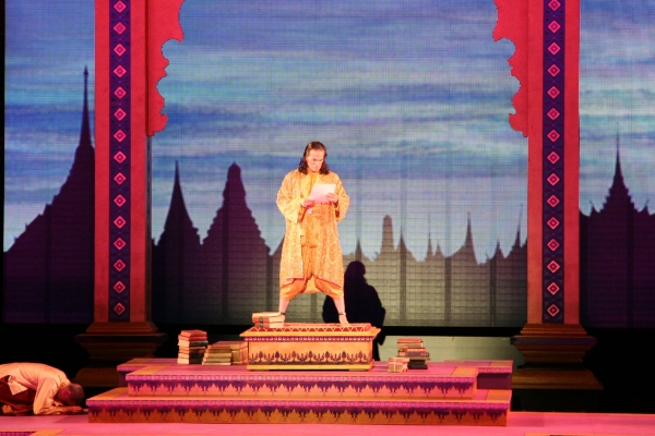 Photo Flash: First Look at Laura Michelle Kelly, Kevin Gray in the Muny's THE KING AND I Image