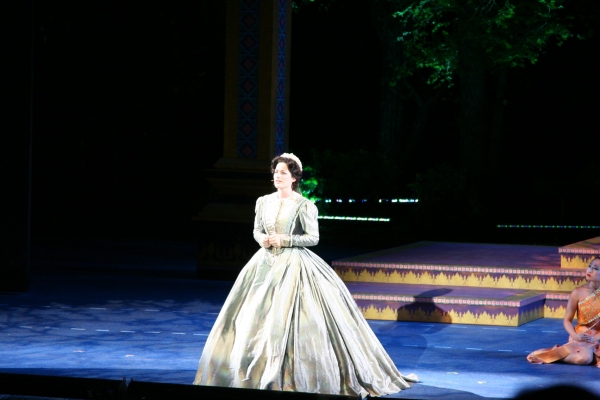 Photo Flash: First Look at Laura Michelle Kelly, Kevin Gray in the Muny's THE KING AND I Image