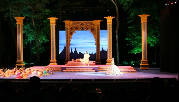 Photo Flash: First Look at Laura Michelle Kelly, Kevin Gray in the Muny's THE KING AND I Image