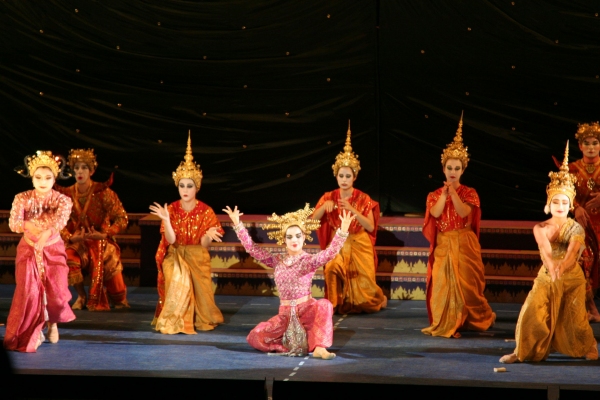 Photo Flash: First Look at Laura Michelle Kelly, Kevin Gray in the Muny's THE KING AND I Image