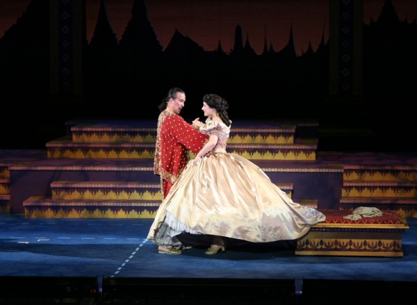 Photo Flash: First Look at Laura Michelle Kelly, Kevin Gray in the Muny's THE KING AND I Image