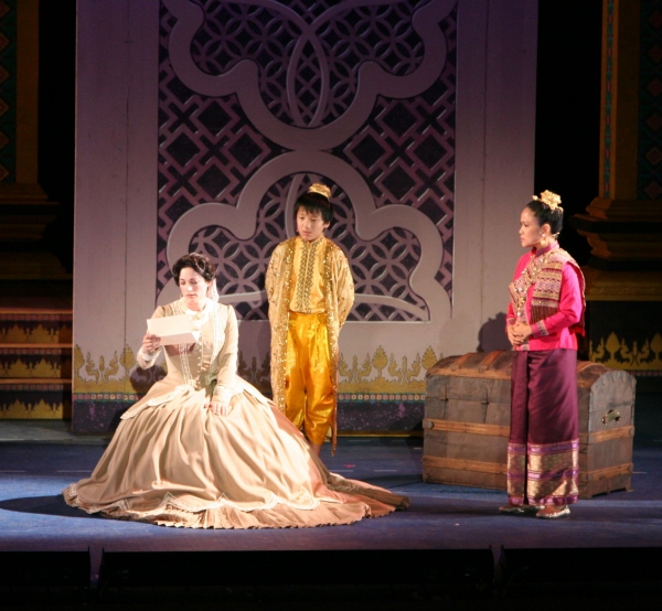Photo Flash: First Look at Laura Michelle Kelly, Kevin Gray in the Muny's THE KING AND I Image
