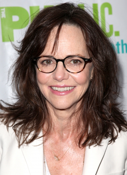 Photo Coverage: INTO THE WOODS Red Carpet Arrivals!  Image