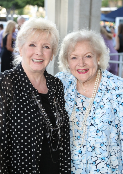 Photo Flash: Jonathan Groff and Alfred Molina-Led RED Opens in LA- Betty White, Zachary Quinto and More! Image