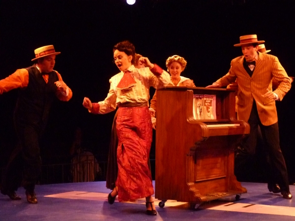 Photo Flash: First Look at Wagon Wheel Theatre's I LOVE A PIANO Image