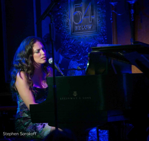 Photo Coverage: Hilary Kole Plays 54 Below! Image