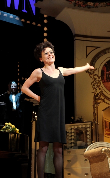 Photo Coverage: Final Curtain Call for END OF THE RAINBOW on Broadway  Image