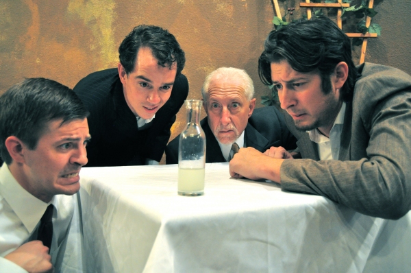 L-R:  Siro (Mike Martinkus), Ligurio (Broderick Ballantyne), Messer Nicia (Carmine De Photo