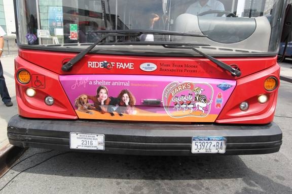 Photo Flash: Bernadette Peters and Mary Tyler Moore Welcomed into Gray Line's Ride of Fame Campaign Image