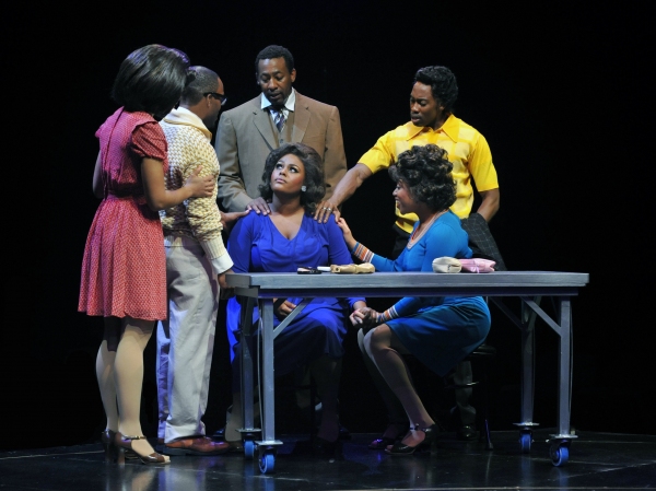 Photo Flash: Raena White and More in The Marriott Theatre's DREAMGIRLS Image