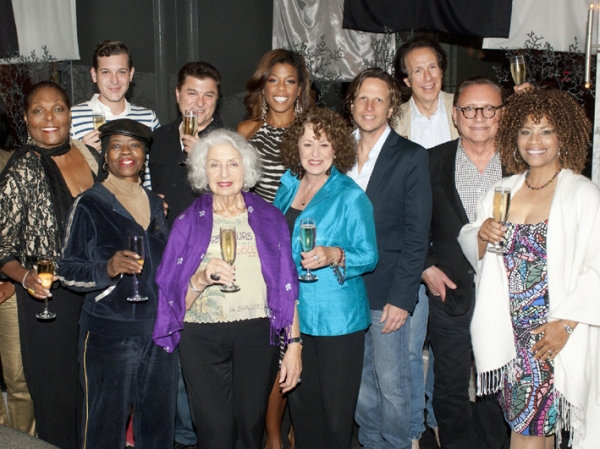 Photo Flash: Jazz Vocalist Nicole Henry Performs at The RRazz Room in San Francisco Image