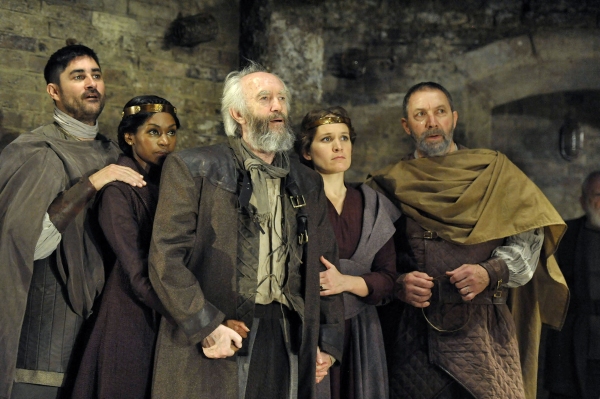 Photo Flash: Jonathan Pryce and More in Michael Attenborough's KING LEAR at the Almeida Image