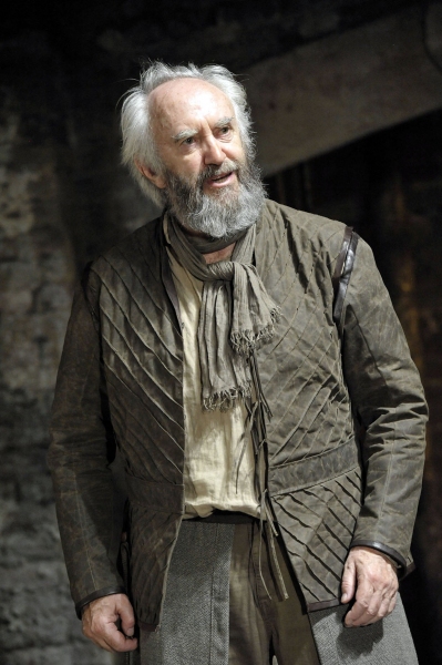 Photo Flash: Jonathan Pryce and More in Michael Attenborough's KING LEAR at the Almeida Image