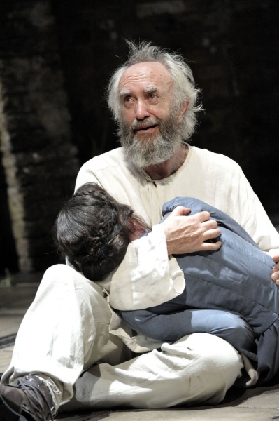 Photo Flash: Jonathan Pryce and More in Michael Attenborough's KING LEAR at the Almeida Image