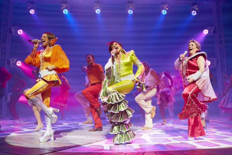 Photo Flash: First Look at Gary Milner, Sally Ann Triplett and More in West End's New Cast of MAMMA MIA! 