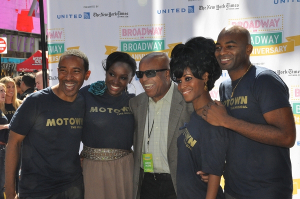 Berry Gordy and the cast of Motown: The Musical Photo