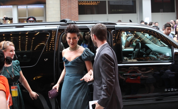  THEATRE ARRIVALS: Olivia Williams Photo