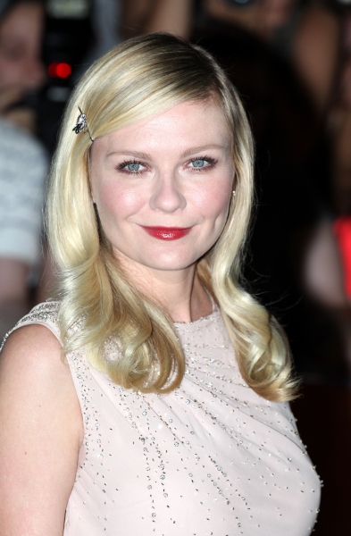 Photo Coverage: Kristen Stewart, Kirsten Dunst on the Red Carpet for ON THE ROAD at TIFF Image
