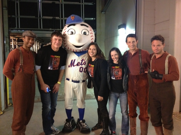 Photo Flash: WAR HORSE Cast Makes Appearance at Citi Field! Image