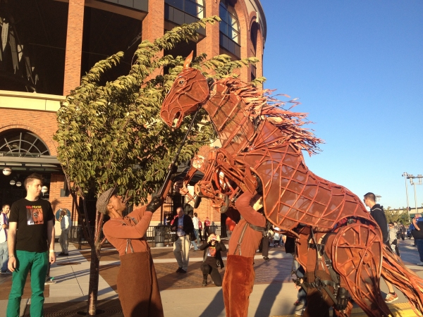Photo Flash: WAR HORSE Cast Makes Appearance at Citi Field! Image