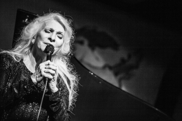 Photo Coverage: Laura Osnes, Woody Harrelson, and More Visit Judy Collins at Cafe Carlyle Image