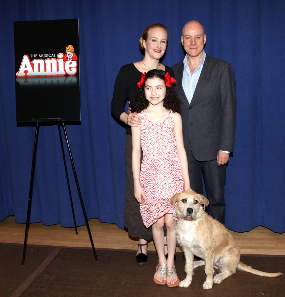  Katie Finneran, Lilla Crawford, Anthony Warlow & Sunny as Sandy  Photo