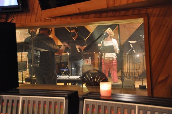 Photo Exclusive: THE PHANTOM OF THE OPERA Cast Sings 'Carols For A Cure' Image