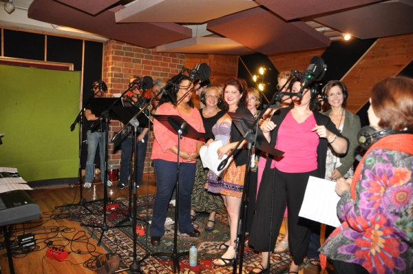 Photo Exclusive: THE PHANTOM OF THE OPERA Cast Sings 'Carols For A Cure' Image