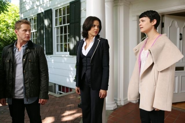 Photo Coverage: ONCE UPON A TIME Premiere Episode Preview 9/30  Image