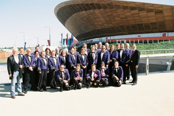 Photo Flash: Peter Karrie Performs at London 2012 Paralympic Closing Ceremony Image