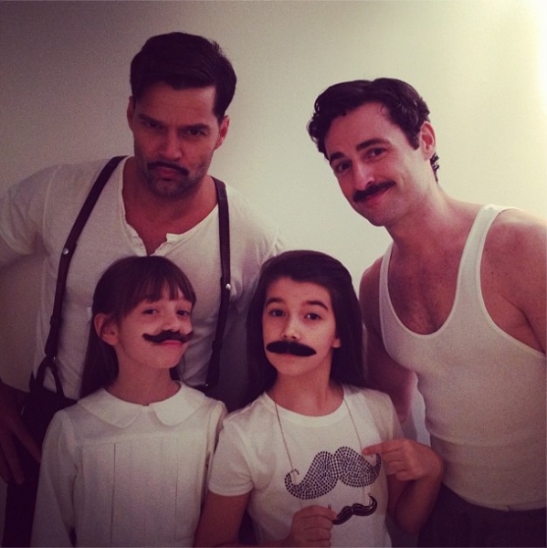 Photo Flash: Saturday Intermission Pics, Sept 15 - CHAPLIN, EVITA, Perez Hilton in NEWSical and More!  Image