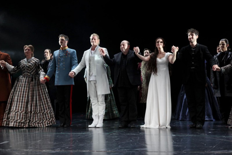 Photo Coverage: ELISABETH feiert Gala-Premiere im Wiener Raimund Theater Image