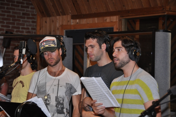 Photo Exclusive: Michael Cerveris, Elena Roger, Max von Essen and EVITA Cast Sing 'Carols For A Cure'  Image