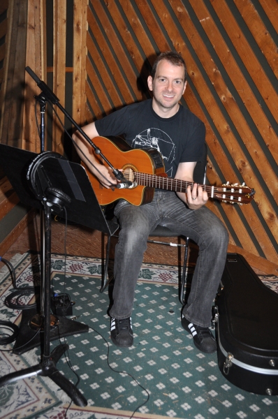 Photo Exclusive: Michael Cerveris, Elena Roger, Max von Essen and EVITA Cast Sing 'Carols For A Cure'  Image