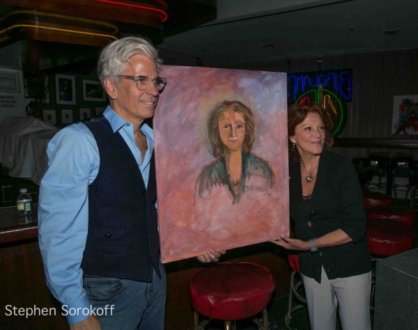 Photo Flash: Steve Bakunas Paints Linda Lavin for 'Portrait of an Artist' Image