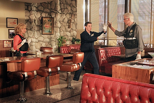 Photo Coverage: Preview CSI: CRIME SCENE INVESTIGATION's 10/10 Episode - 'Code Blue Plate Special' Image